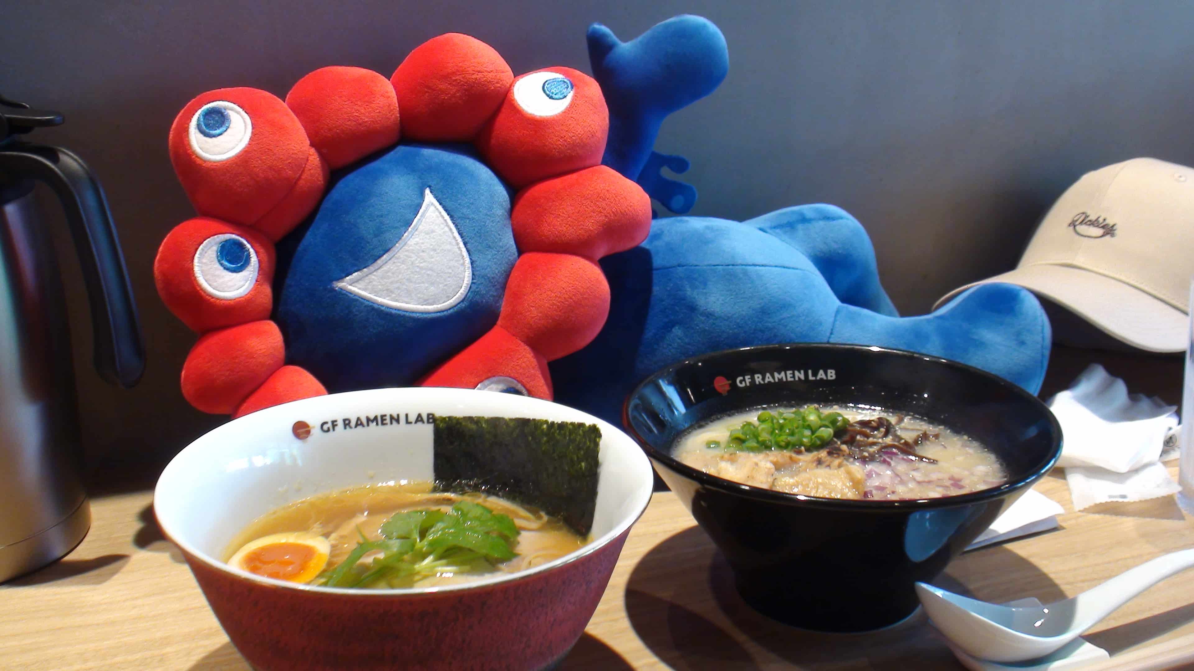 ミャクミャク様とラーメン
