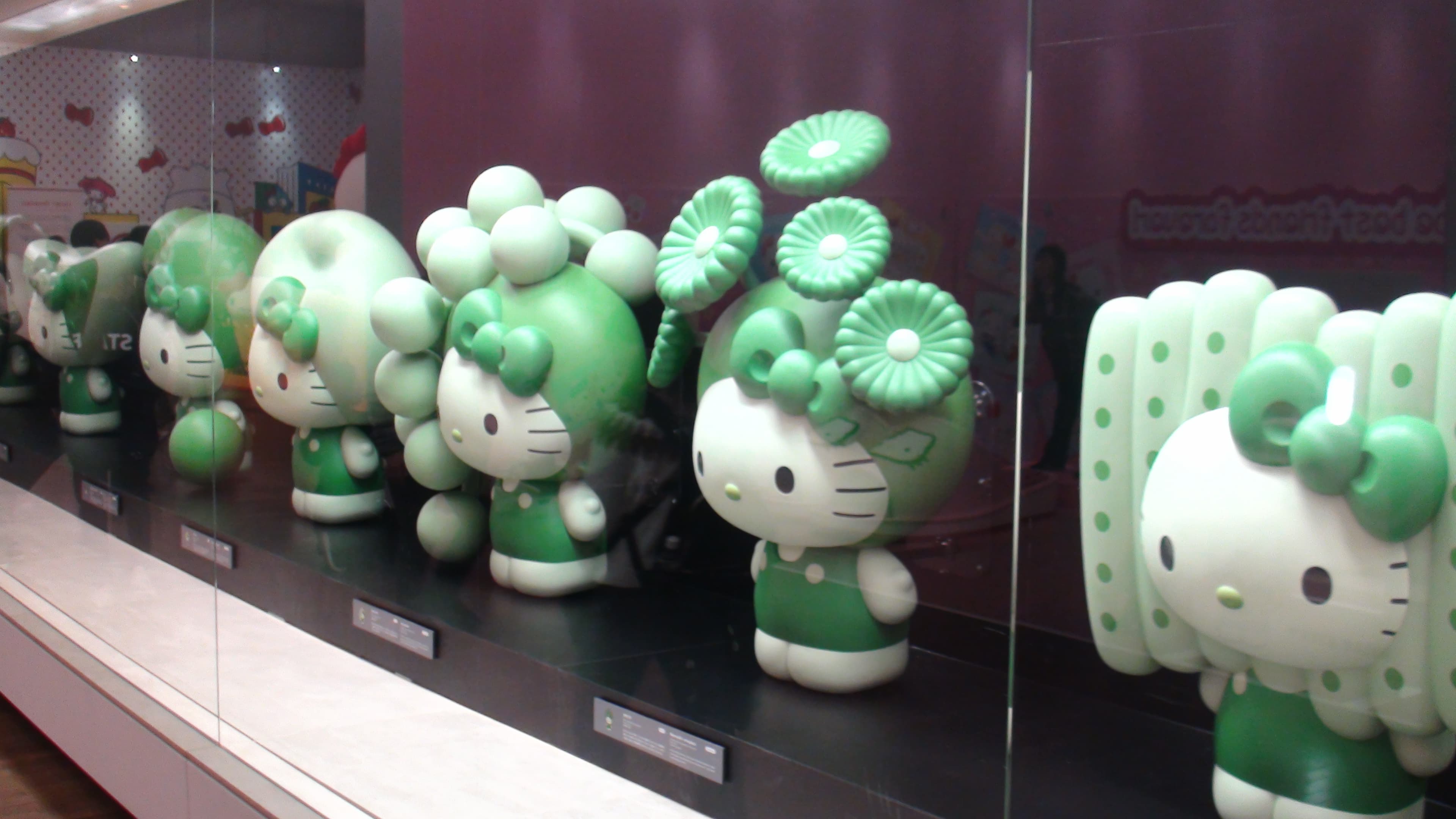 ハローキティ展名古屋会場に展示された12体の藻類キティ