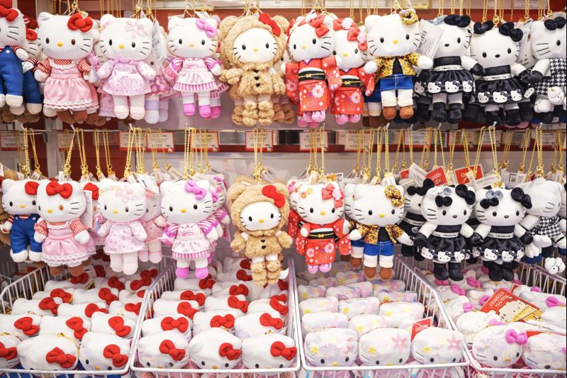 ハローキティの人形、公式ショップの商品イメージ
